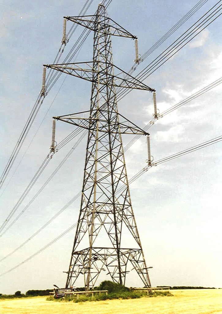 Почему повышают напряжение в линии электропередачи. High Voltage Power transmission lines. Power transmission line. Электроэнергетика. Башня ЛЭП.