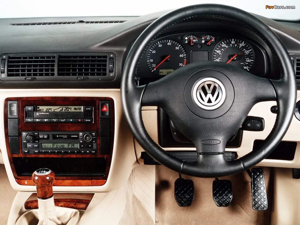 Торпеда фольксваген пассат. Volkswagen Passat 2000 Interior. Пассат б5 автомат. Пассат б5 механика. Фольксваген Пассат b5 2005.