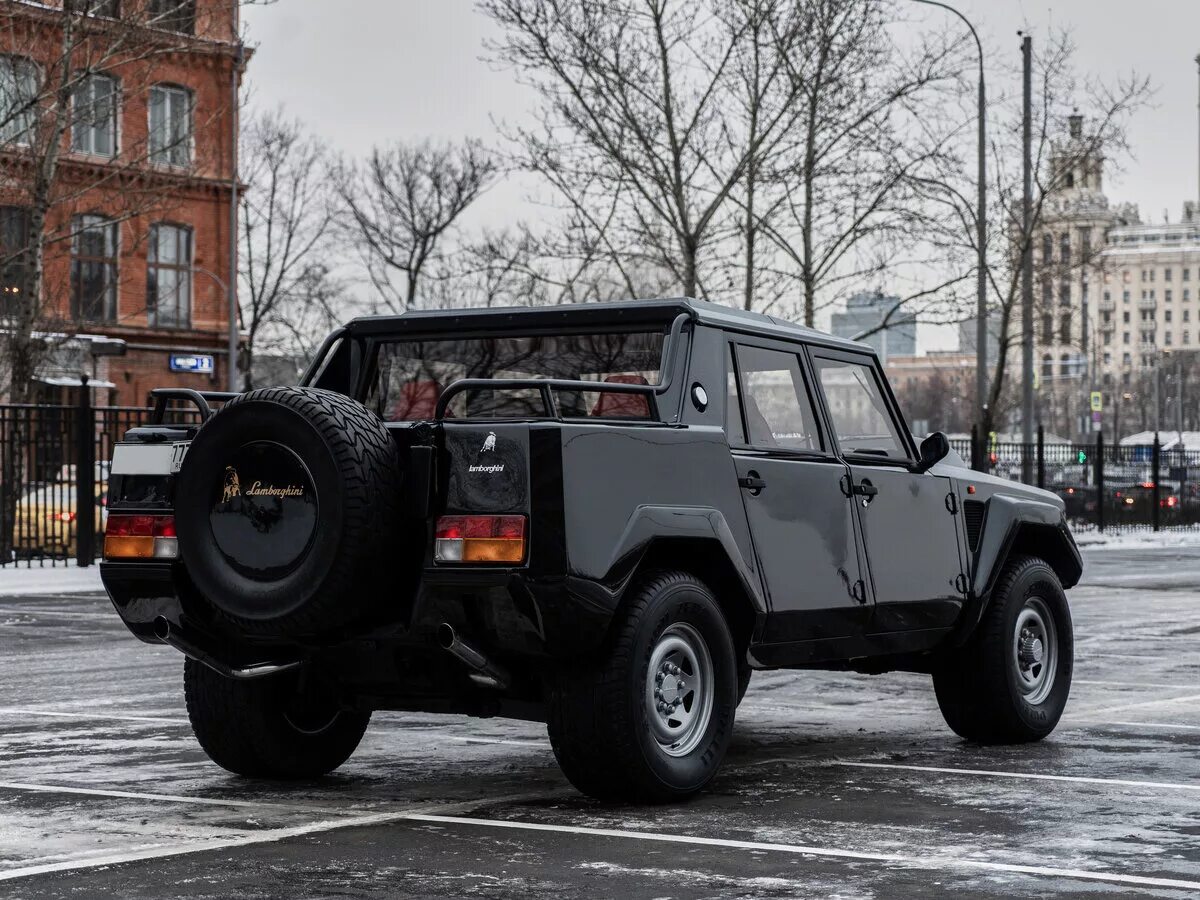 Lamborghini lm002 в россии. Lamborghini lm002 6x6. Lamborghini lm002 иншакова. Lamborghini lm002 иншакова. Lamborghini внедорожник lm002.