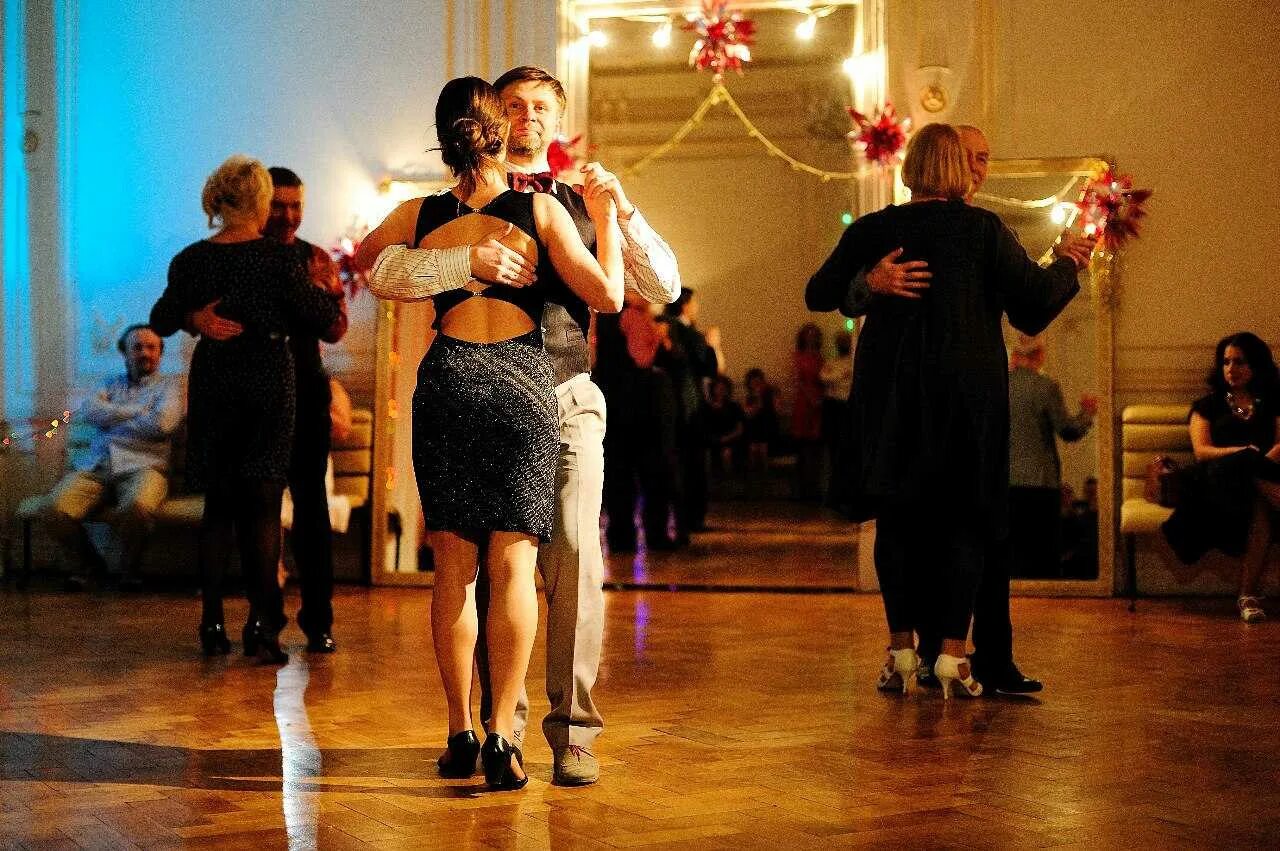 Свингер вечеринка клуб мдм. Свинг кафе в москве. Ольгино свинг. Swing клуб. Ольгино свинг.