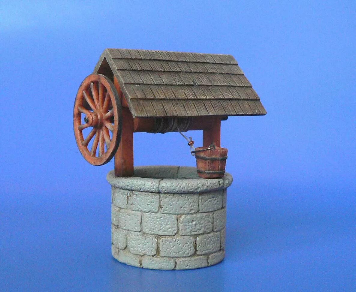 Колодец из картона. Колодец поделка для детского сада. Макет колодца. Колодец поделка. Колодец поделка.