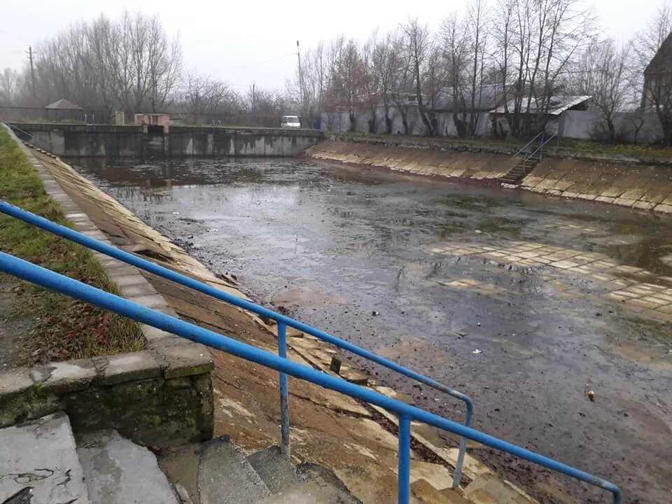 Бассейн в Славске Калининградской области с минеральной водой. Бассейн в Славске Калининградской области. Славск бассейн с минеральной водой. Открытый бассейн в Славске Калининградской области. Минеральные воды закрыт