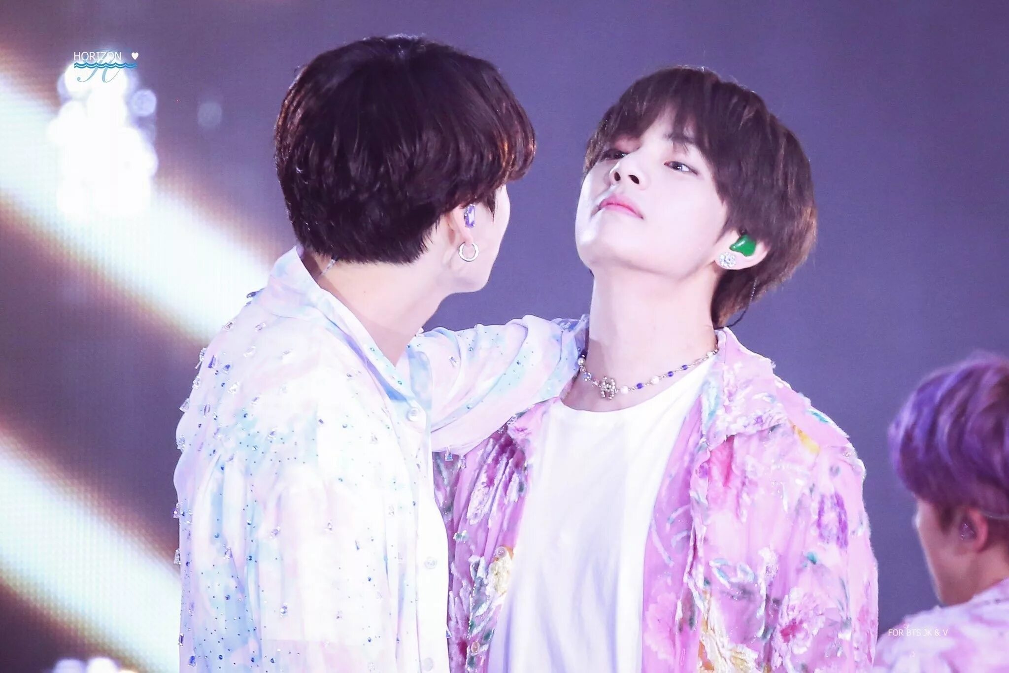 Вигуки BTS. БТС ТЭГУКИ. Taekook. БТС taekook. Что между тэхеном и чонгуком