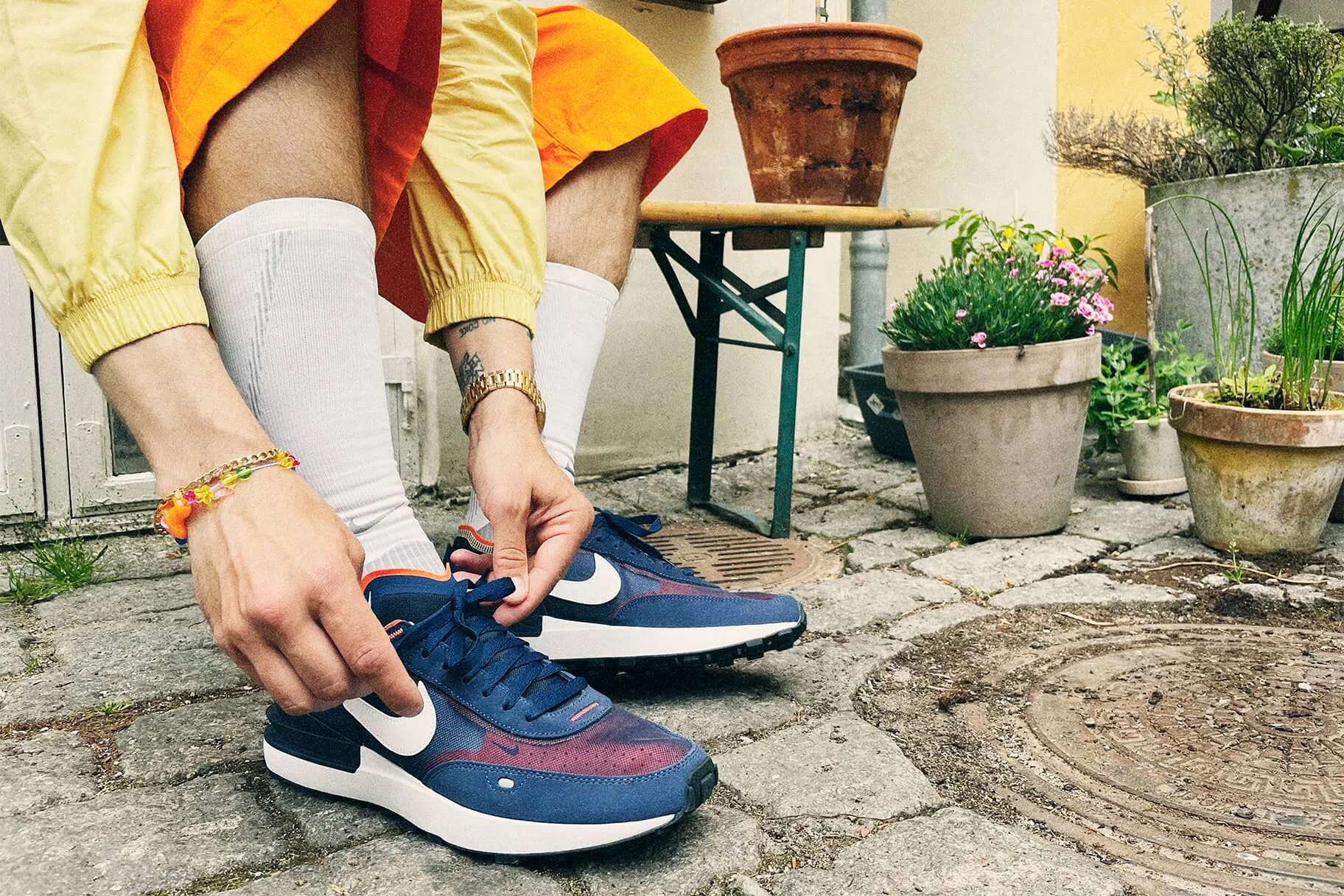 Shoes lifestyle. 990 new balance j crew. Puma yasuhiro куртка. Кожаные конверсы на ноге. Конверсы.