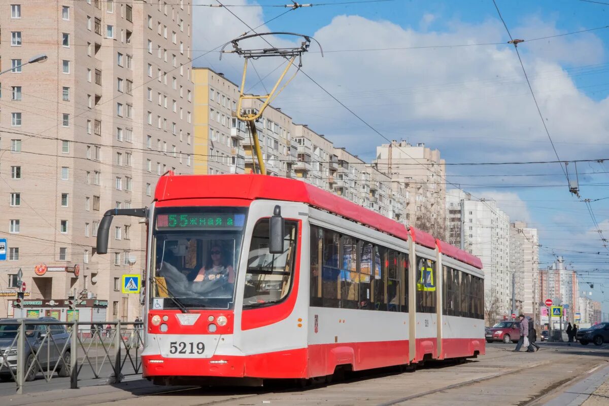 Санкт-петербург санкт-петербург трамвай. Трамвай ктм 31. Трамвай санкт петербург лвс 86к 7063. Трамвай 41 спб. 71-631 трамвай.