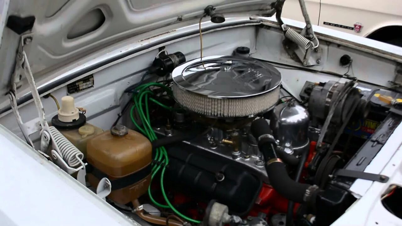 ГАЗ 24 v8 ЗМЗ. Двигатель ЗМЗ v8 на Волгу. ГАЗ 24 С двигателем v8. Волга с мотором v8.