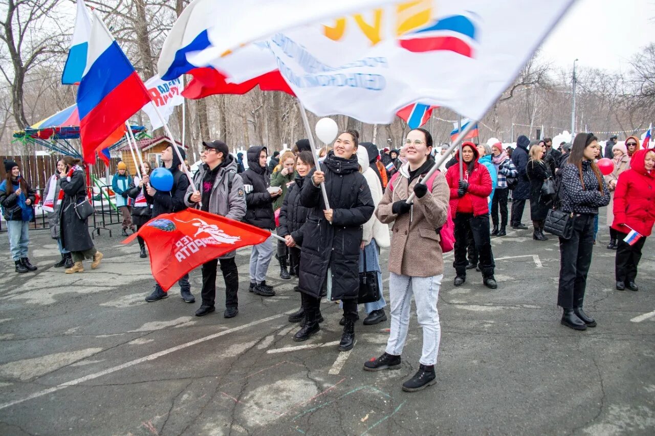 Флешмоб ко дню воссоединения крыма. Крмыская аенса. С праздником Крымской весны.