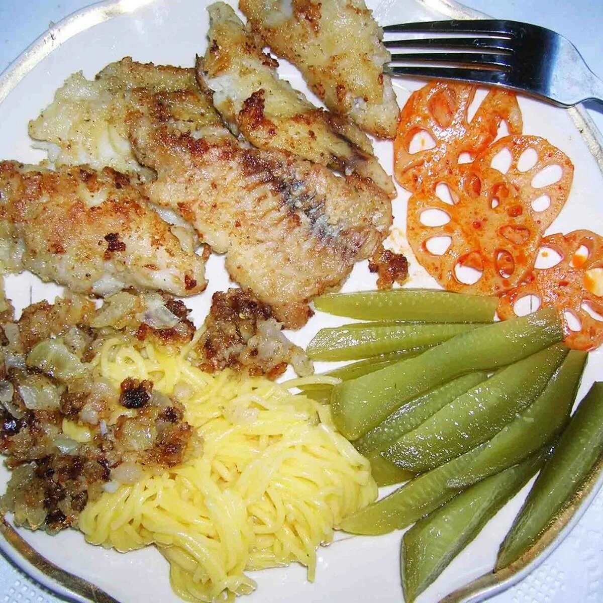 Гарнир к рыбным палочкам в панировке. Гарнир к минтаю в сметане. Гарнир к рыбе. Гарнир к минтаю жареному. Гарнир к рыбе жареной минтай.