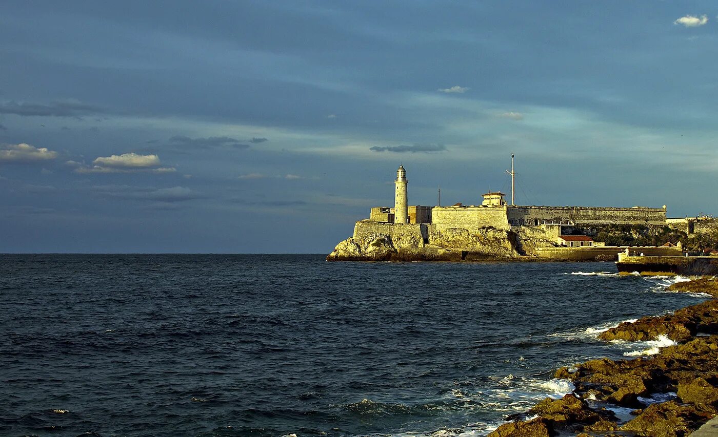 Форт эль морро гавана. Крепость эль морро. Крепость ла-кабанья и эль-морро. Замок морро гавана. Куба крепость ла кабанья.