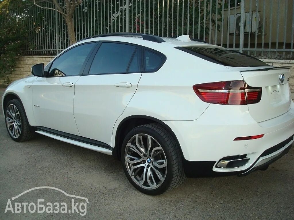 Пока икс 6 про купить. BMW x6 e71 белый. BMW x6 белый перламутр. BMW x6 e71 40d. БМВ х6 2013 белый.