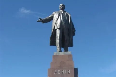В каких городах есть памятник ленину