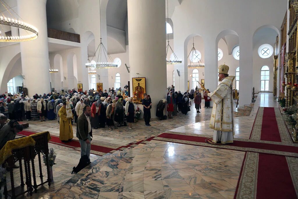 новый храм в бибирево внутри. храм собора московских святых костромская ул. храм московских святых в бибирево официальный сайт. церковь в бибирево на костромской коптера. храм всех московских святых в бибирево.