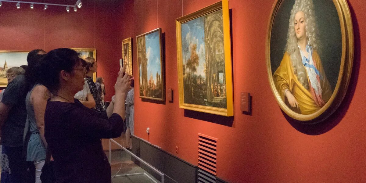 Фестиваль «ночь музеев» в санкт-петербурге. Ночь музеев 2022. Ночь музеев 18 мая. Ночь в музее. Галерея картин.