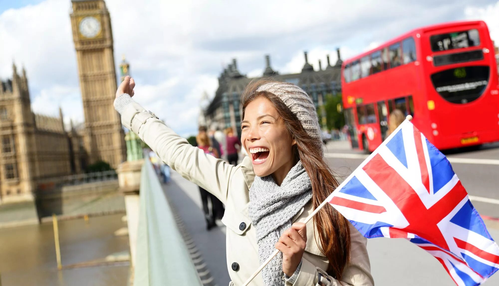 Life in uk. Туристы в Великобритании. Туристы в Лондоне. Великобритания люди. Лондон люди.