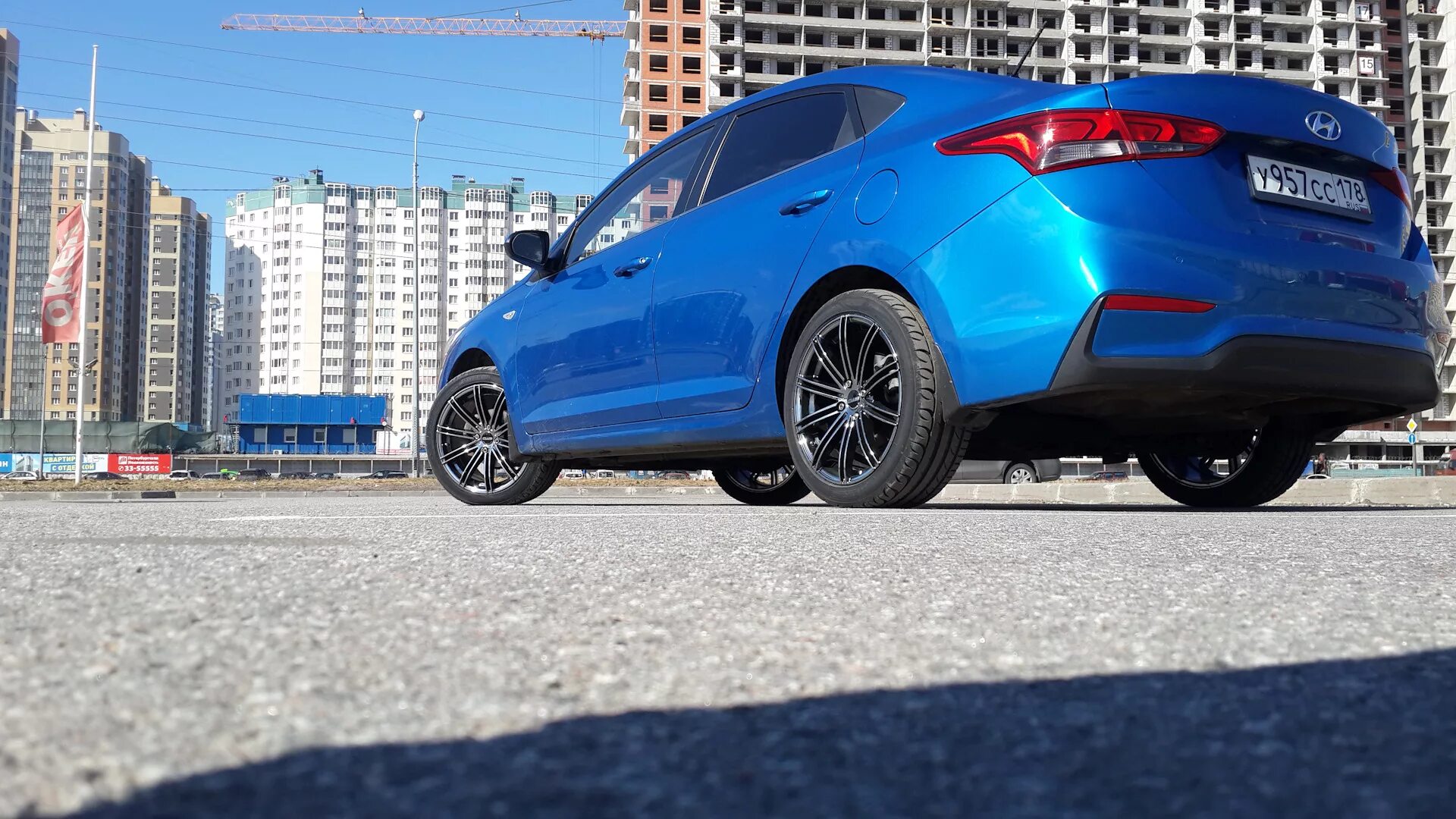 Солярис 2025 диски. Синий hyundai solaris 2025 диски. синий солярис 2017 на дисках. hyundai solaris 2019 синий на литье. синий солярис 2025 на дисках.
