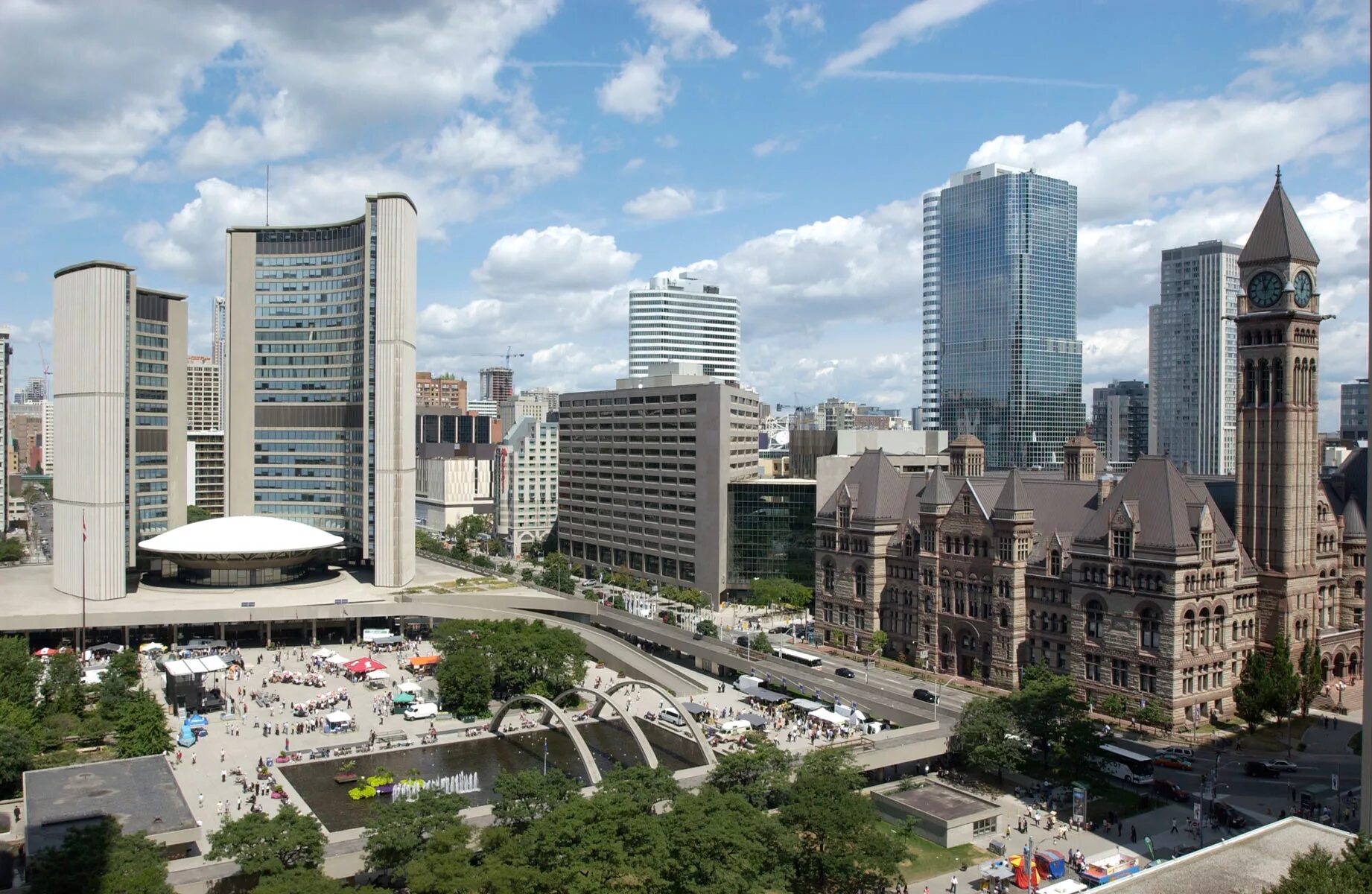 Крупнейший по населению город канады. Торонто провинция Онтарио. Сити Холл Торонто. Вон Онтарио Канада город. Торонто столица провинции Онтарио.