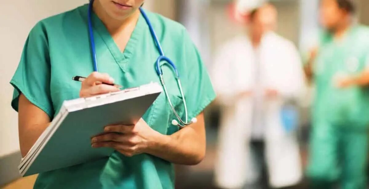Два врача мужчины. Medical council. Nepal medical council. Медицинский совет канады. Люди за круглым столом.