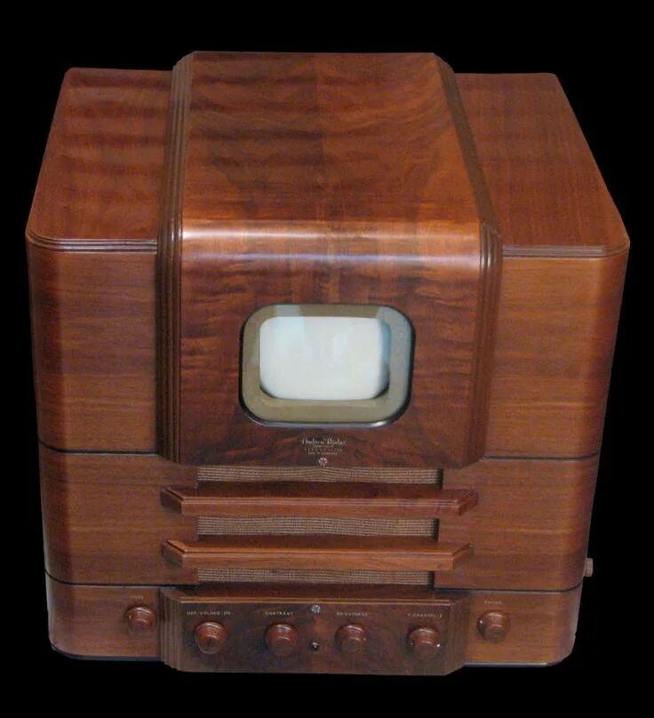 Телевизор 1928. Первый телевизор. Старый телевизор. Телерадиола жигули-59. Первые телевизоры в ссср.