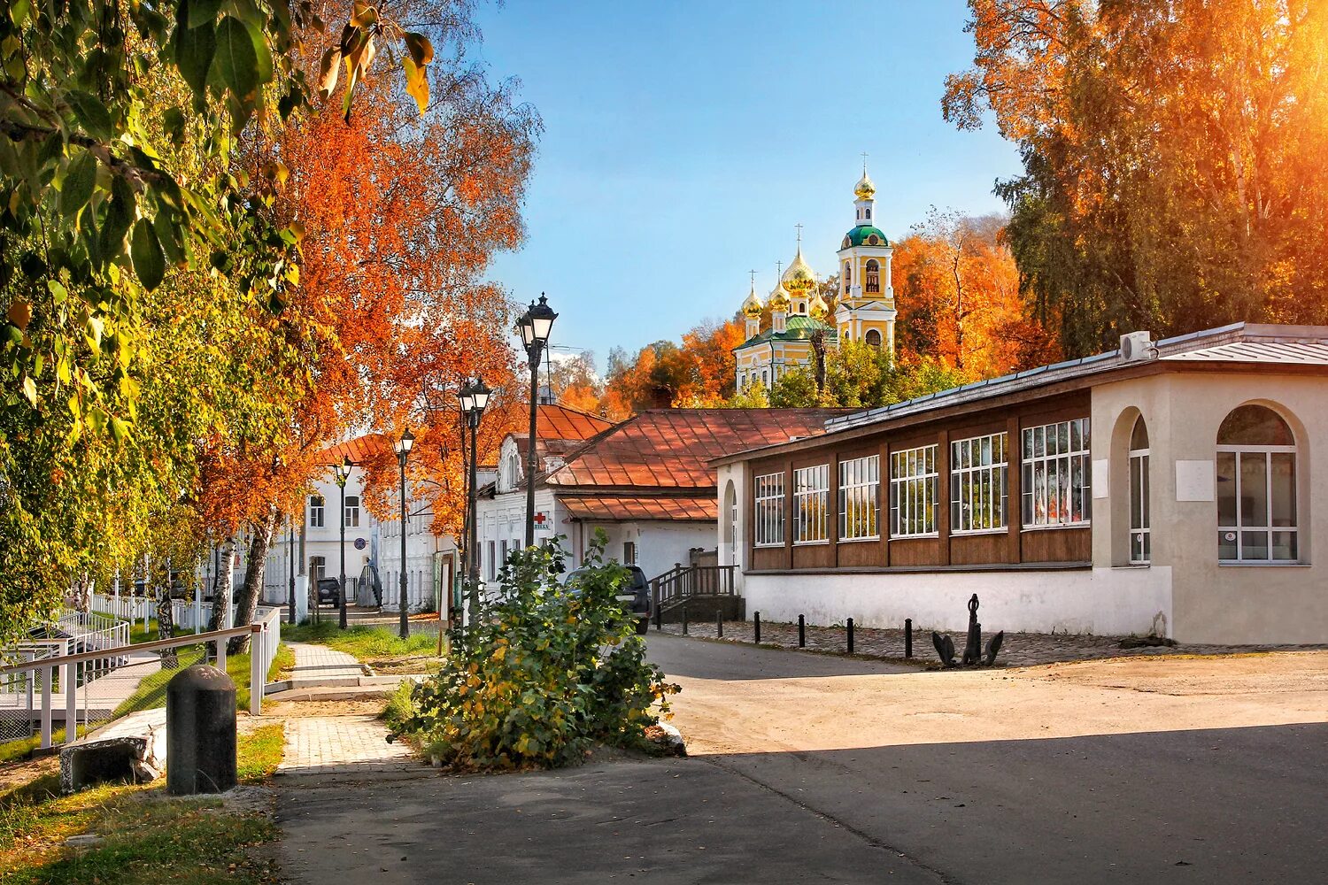 Золотая осень . Город Плес . Ивановская область .. Осенний плёс Ивановская область. Золотой Плес Кинешма. Малые города России Плес. Сайт малые города ивановская область