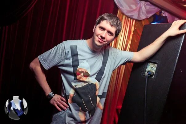 Dj flashing. "flash". Dj flashing. Dj flash екатеринбург. Nas hip hop is dead.