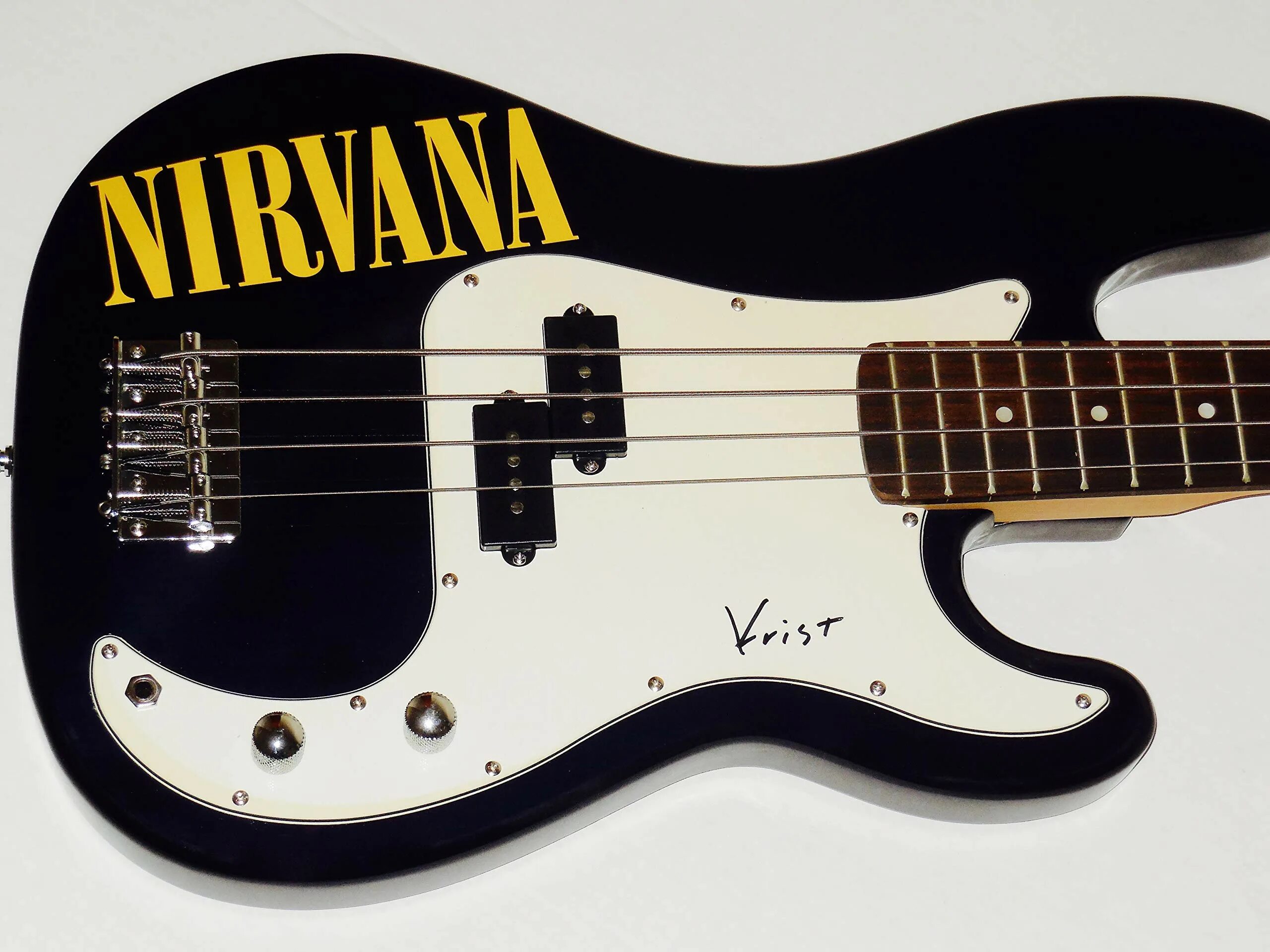 Bas нирвана. Nirvana bass guitar. нирвана на электрогитаре. krist novoselic bass guitar. нирвана на гитаре.