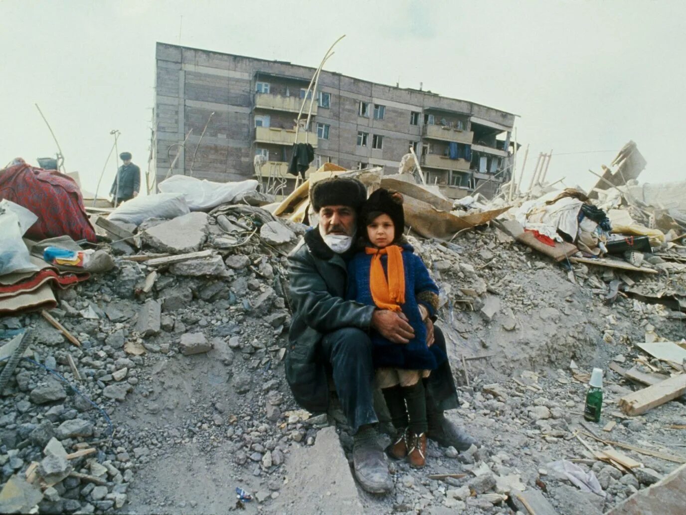 Землетрясение в армении сколько. 7 Декабря 1988 землетрясение в Армении. Землетрясение в Спитаке в Армении 1988. Степанаван Армения землетрясение 1988.