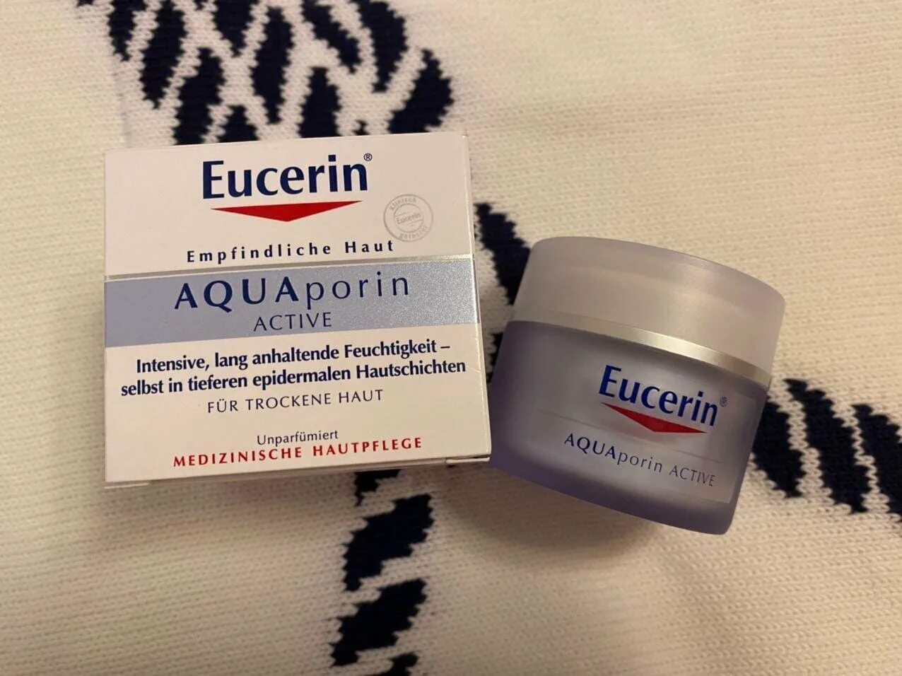 Актив отзывы. Аквапорины крем для лица. Eucerin Aquaporin Active увлажняющий крем для чувствительной, сухой кожи лица. Эуцерин аквапорин Актив для глаз. Эуцерин отзывы реальные.