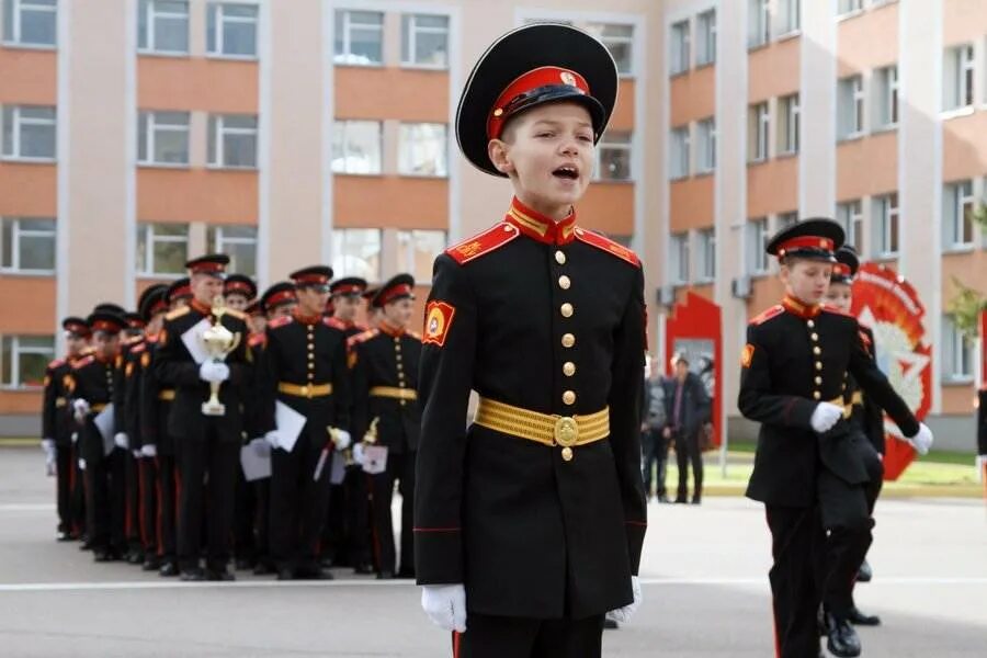Как поступить в движение первых