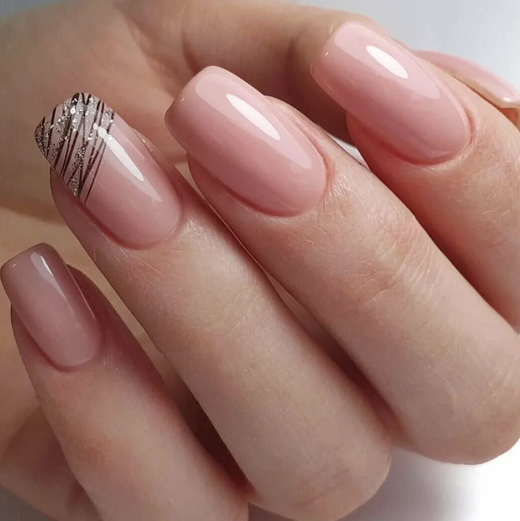 Маникюр нюд дизайн фото. Нюдовый маникюр 2021 квадрат. Натуральный маникюр. Нюдовый маникюр на короткие ногти 2020. Нюдовый маникюр 2022.