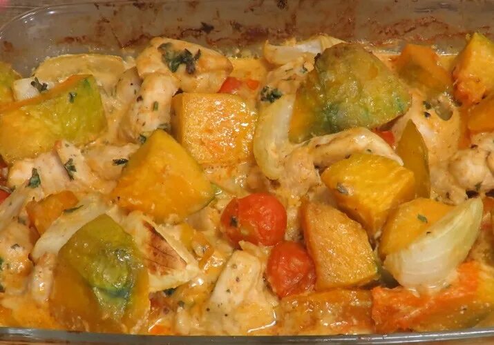 Тыква с овощами в духовке рецепты. Тыква с овощами в духовке. курица с тыквой в духовке. тыква с курицей и овощами в духовке. тыква с овощами в духовке кусочками.
