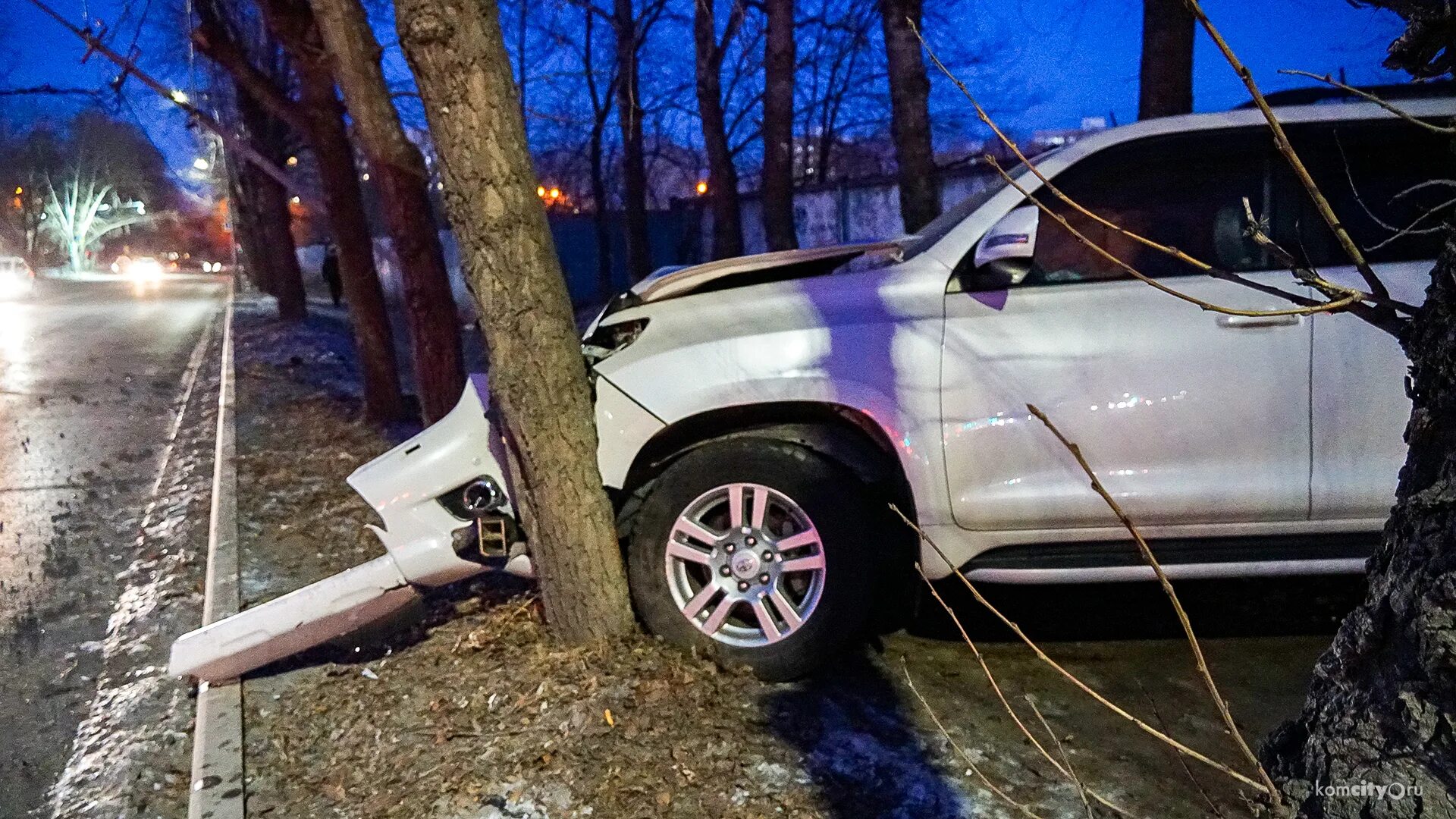 Дтп на трассе в узбекистане. Автокатастрофа под. Автокатастрофа под. Разбитый автобус на серпантине. Спасатели мчс деблокирование автомобиля дтп автомобилей.