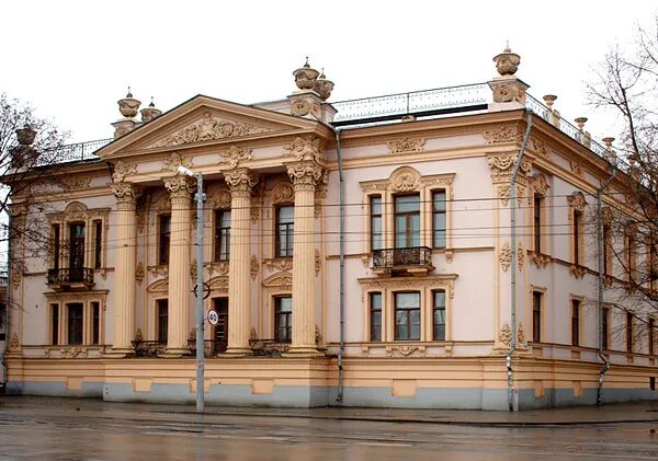 В топ-7 известнейших дворцов России вошел таганрогский дворец Алфераки Левенцовк