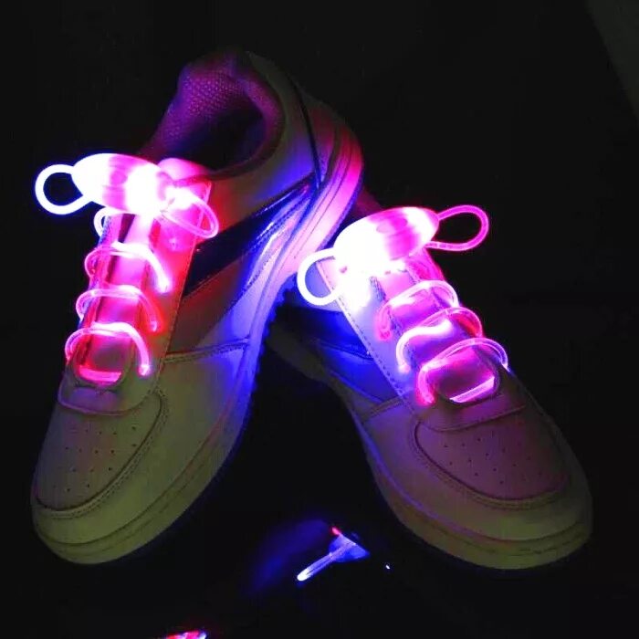 Черно розовые шнурки. Светящиеся шнурки led Shoelace. Светящиеся шнурки валберис. Шнурки найк. Неоновые кроссовки.