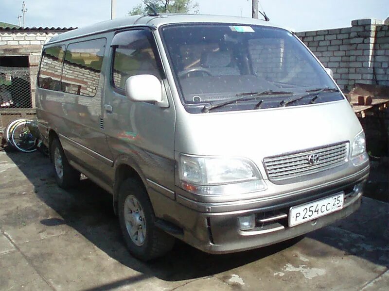 Купить хайса в россии с пробегом. Toyota Hiace 1980. Toyota Hiace 1989 года. Ниссан Хайс 2000. Тойота Хайс 1996.