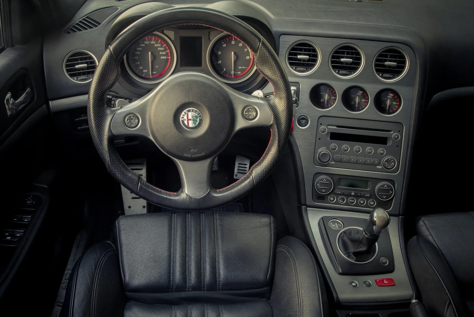 Салон альфа ромео. Alfa Romeo 159 Interior. Alfa Romeo 159 салон. Альфа Ромео 159 ti салон. Alfa Romeo 159 интерьер.