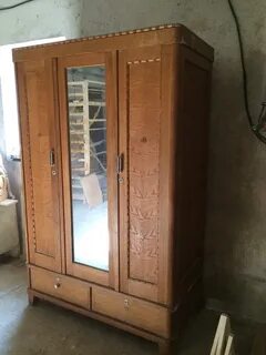 Старый шифоньер