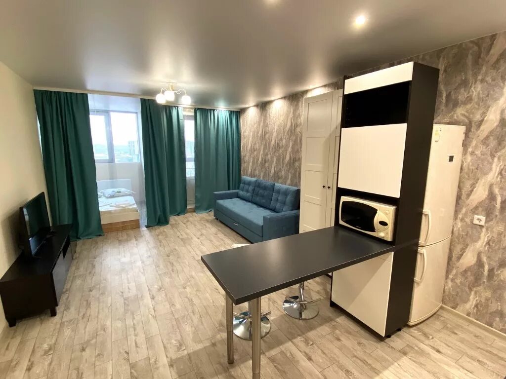 дизайн квартиры для посуточной аренды. однушка в мск. квартира студия в москве. уютная комната в малосемейке. студия в новосибирске.