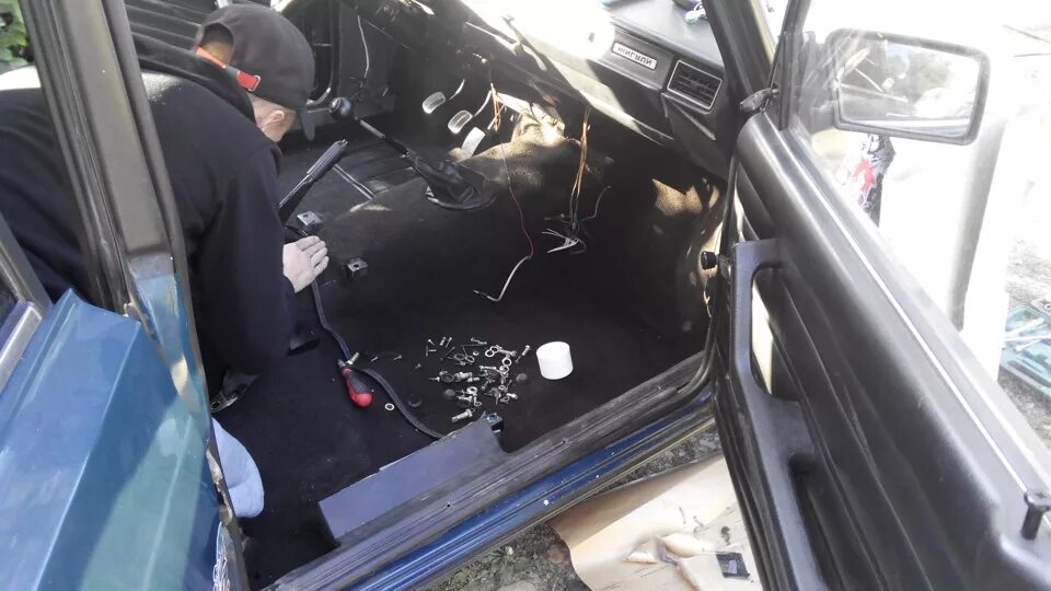 Пол водителя ваз 2107. Переварка пола ваз 2105. Полы 2105. Пол ваз 2106. Шумоизоляция ваз 2105.