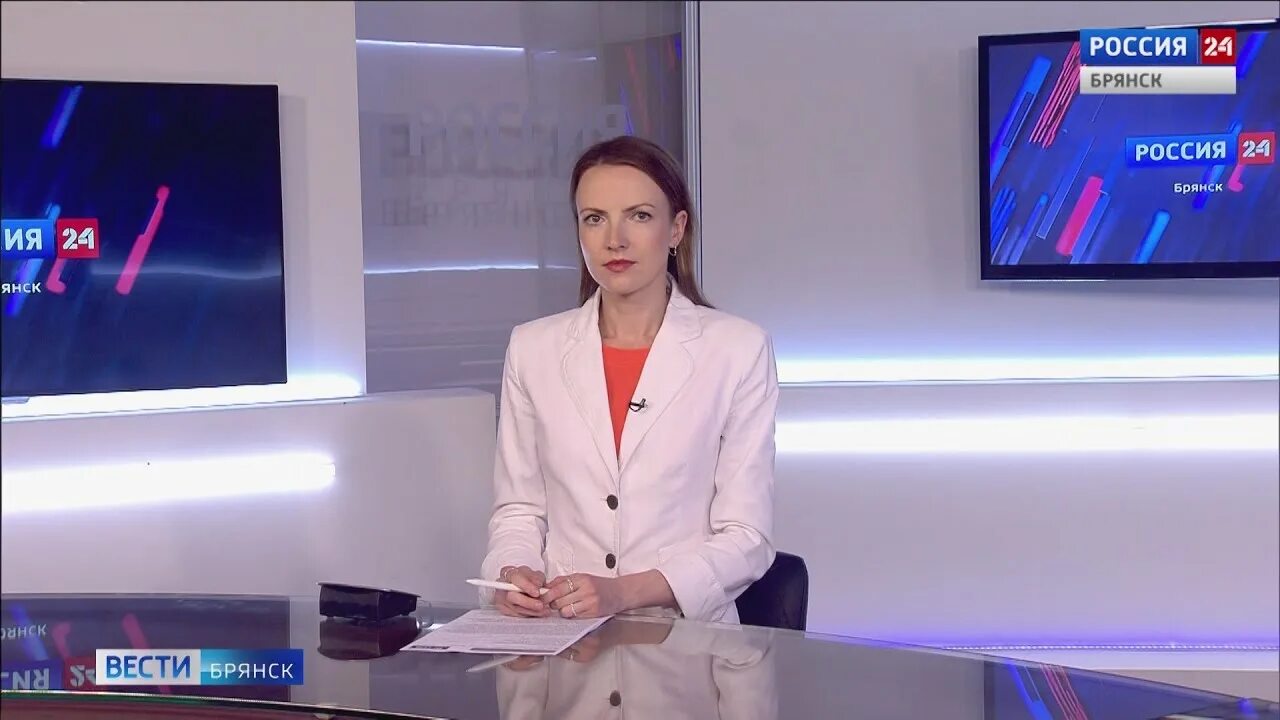 Россия 24 часа прямой эфир. Ведущая Вестей. Ведущие новостей. Ведущие канала Россия. Ведущий новостей.