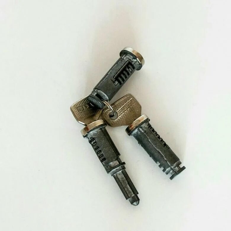 Личинки 2121. Личинка замка 2121. Личинка багажника 2102. Личинка замка багажника ваз 2121. Личинка замка двери ваз 2121.