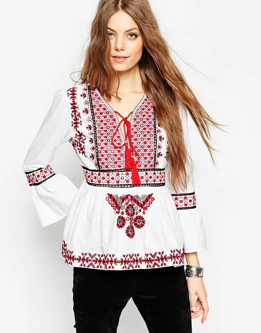 Этнический православный. Белорусская рубаха Национальная белорусская. Фольклорный стиль в одежде. Костюм в этническом стиле. Фольклорный стиль костюма.