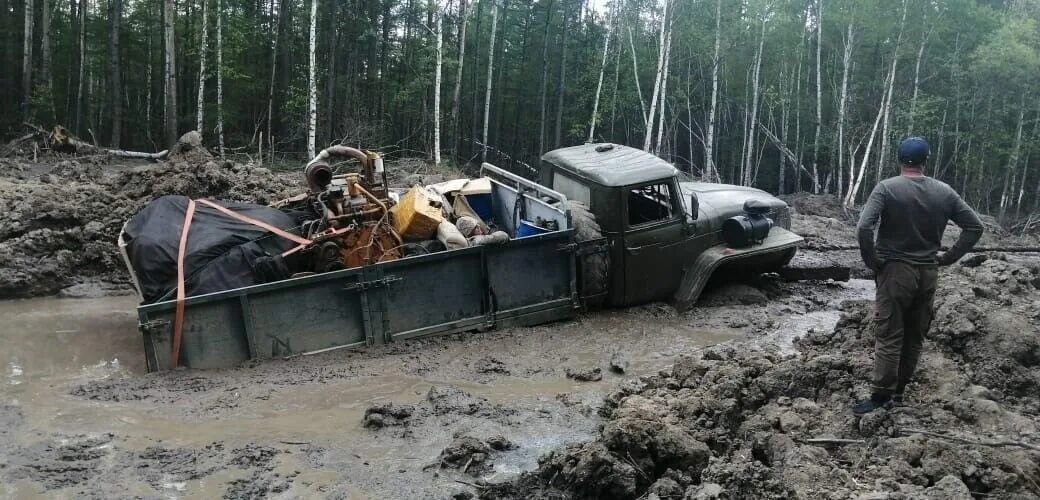 Горники в амурской области последние новости. Грязь на дороге. Автодорога Зея береговой. Грязная фура. Дороги Амурской области.