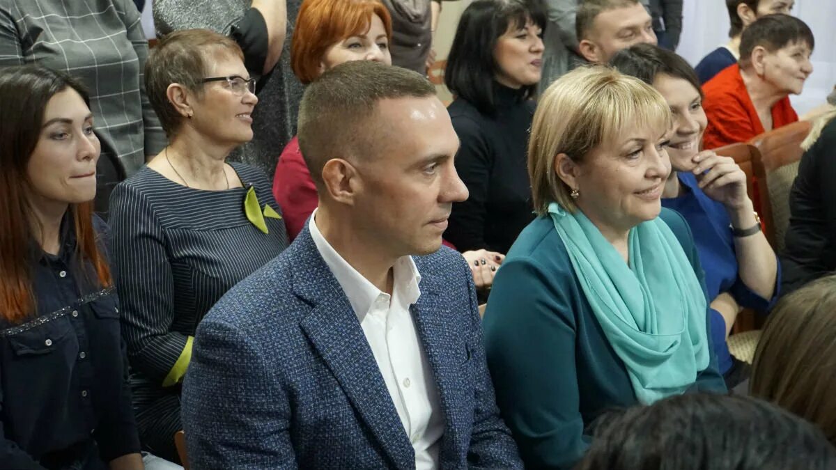 Едайл новости. Едайл новости. Волонтеры смоленск. В эфире первого канала. Видеорепортаж с места событий.