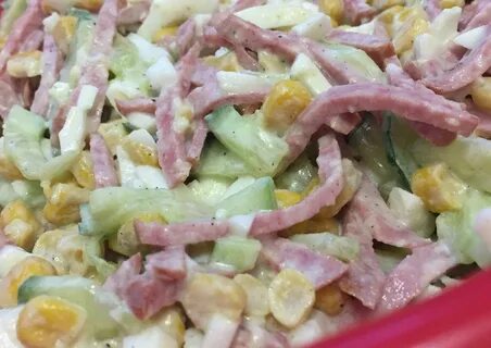 Салат с вареной колбасой и свежим огурцом