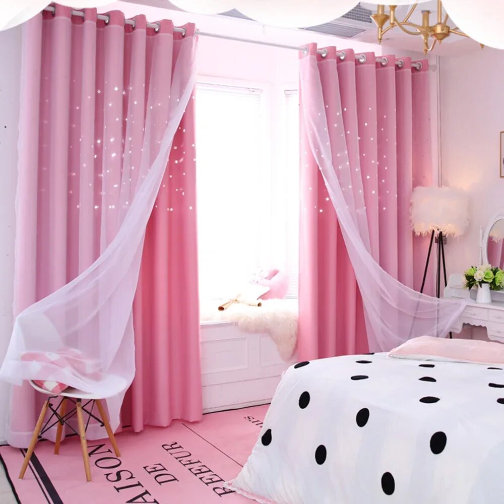 Розовые шторы. Розовые шторы в спальню. Шторы в розовую комнату. Розовые шторы в интерьере спальни.