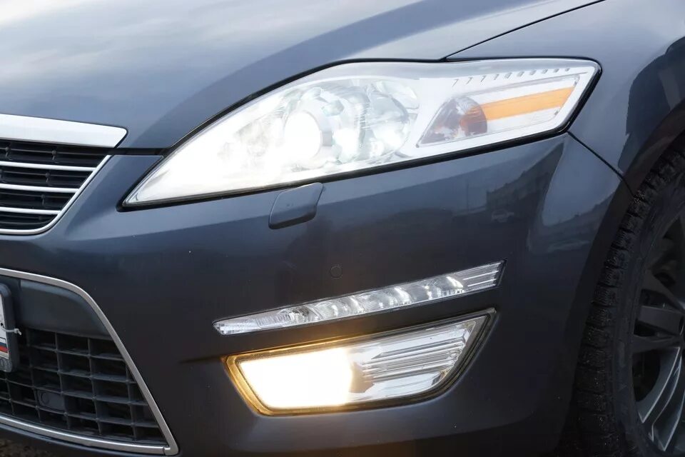 Дхо форд мондео. Ford Mondeo 4 ДХО. ДХО Форд Мондео 4 Рестайлинг. Ходовые огни Форд Мондео 4. ДХО Форд Мондео 4 дорестайл.