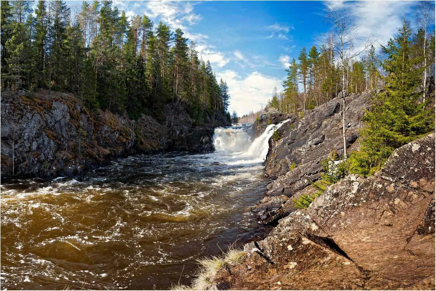 Заповедники россии карелия. Заповедник Кивач в Карелии. Водопад Кивач в Карелии. Река суна Карелия. Река суна Кивач.