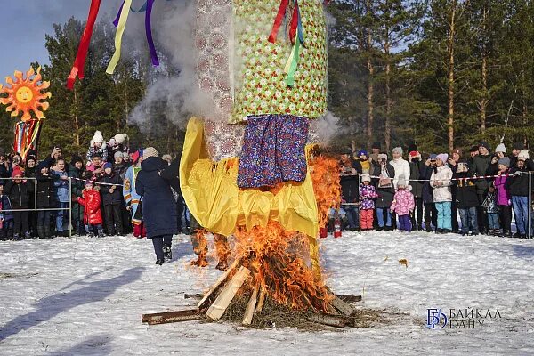 Где проходит масленица в иркутске 2024. Масленица на Байкале. Масленица в Иркутской губернии. Празднование Масленицы в Иркутской области.