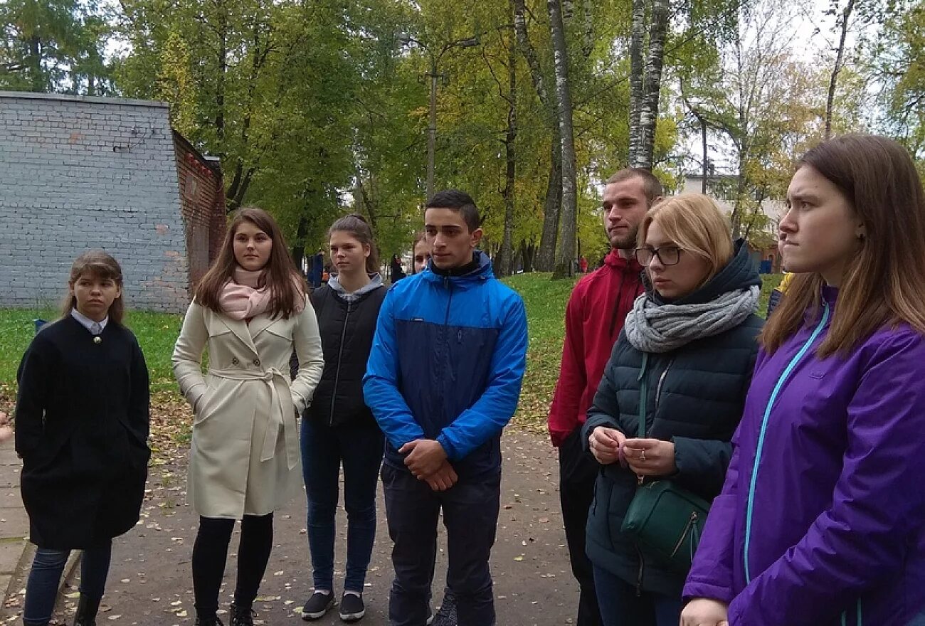 Река пацаны. Пропал человек. Люди в бежецке. Знаменитые люди бежецка. Люди в бежецке.
