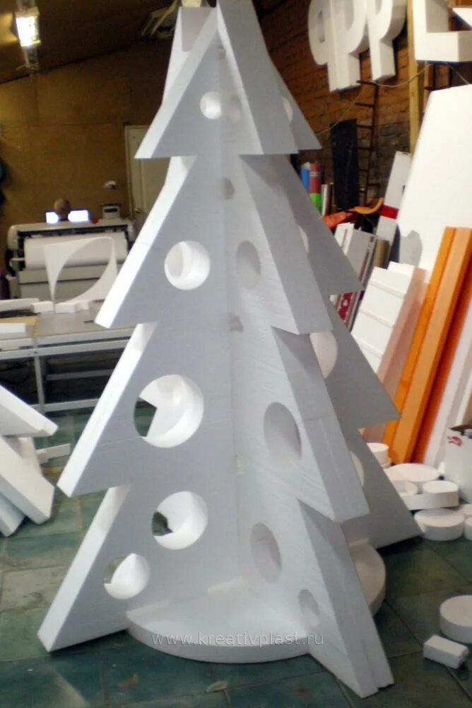елка из полистирола. елка из пенопласта. объемная елка из пенопласта. новогодняя елка из пенопласта. как сделать елку из пенопласта своими руками.